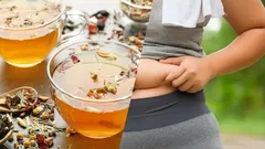 Laihduta helposti ja herkullisesti: ravitsemusterapeutti listasi 8 teetä, jotka auttavat pudottamaan painoa