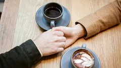 Miten ymmärrät, että mies on salaa ihastunut sinuun: 4 ei niin ilmeistä merkkiä