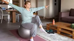 Parhaat harjoitukset senioreille: paranna tasapainoa ja liikkuvuutta mukavasti omassa kodissasi