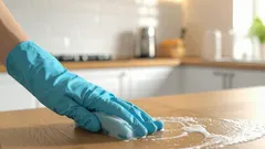 Keittiö kiiltää 10 minuutissa: Tämä kotitekoinen liuos irrottaa kaiken lian