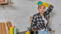 Jatkuva siivoaminen: Psykologit selittävät, mitä järjestyksen tavoittelun taustalla on