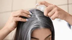 Miten peittää harmaat hiukset, kun hiusväri ei tehoa: 6 testattua luonnollista kotikonstia