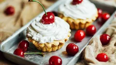 Täydellinen kakkuihin ja vohvelirulliin: herkullisimman valkuaiskuorrutteen resepti