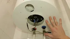 Milloin kattila tarvitsee kiireellisen huuhtelun ja miten se tehdään: asiantuntijat luettelevat tärkeimmät merkit