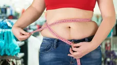 Valmentaja paljastaa: Näin saat litteän vatsan yli 40-vuotiaana – vain 7 minuuttia aamulla riittää