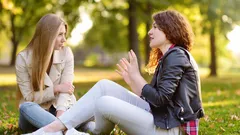 Miksi pyydät anteeksi, vaikka et ole syyllinen: psykologi nimesi neljä pääsyytä